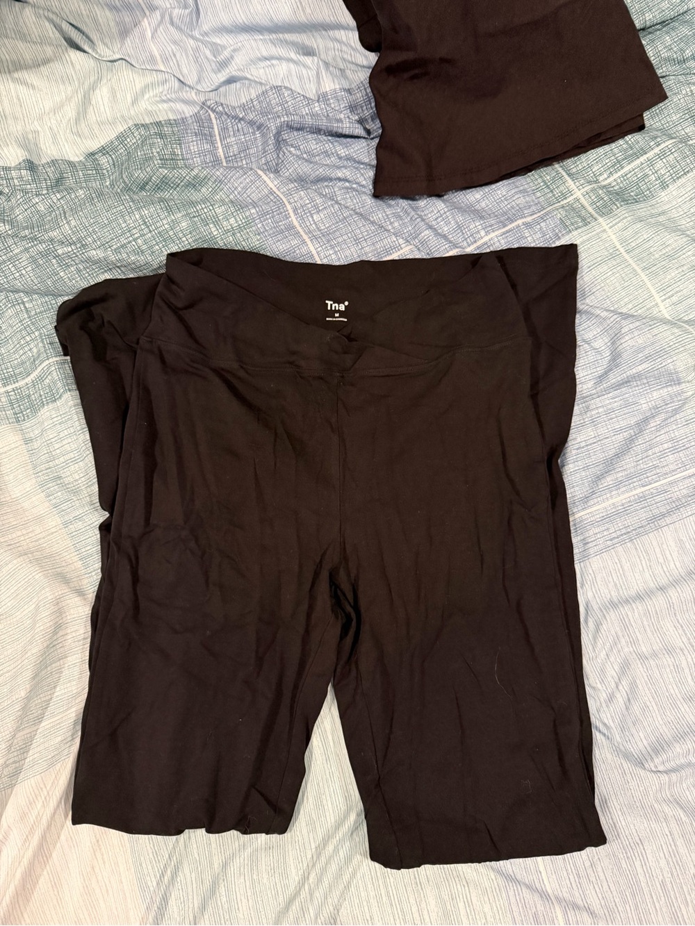 TNA Black High-Rise Capris